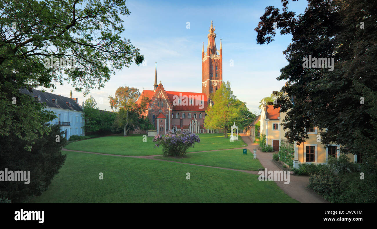 L'église Saint Petri et cimetière en géo-gothique, Jardin Dessau-Woerlitz Royaume, l'Allemagne, la Saxe-Anhalt, Dessau Banque D'Images