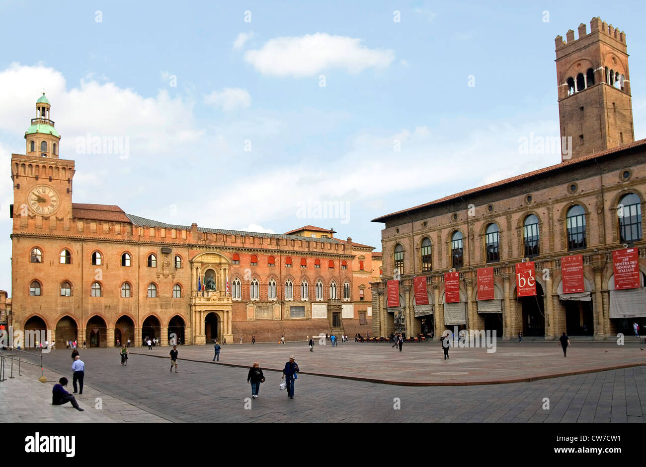 Piazza Maggiore et mediaval Palazzi, Italie, Emilie Romagne, Bologne Banque D'Images