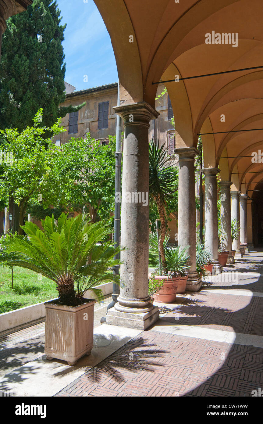 Cour de la Chiesa di Sant' Andrea delle Fratte Église, Rome, Italie, Europe Banque D'Images