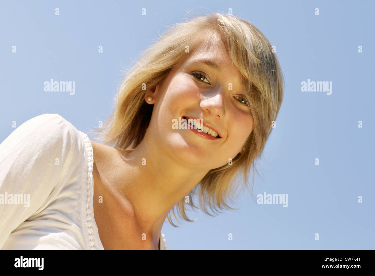 Portrait d'une femme blonde en soleil Banque D'Images