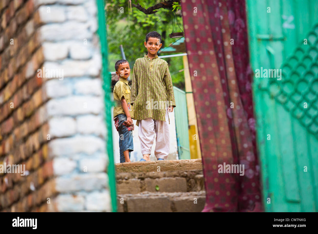 Les garçons du dit Village Pur, Islamabad, Pakistan Banque D'Images
