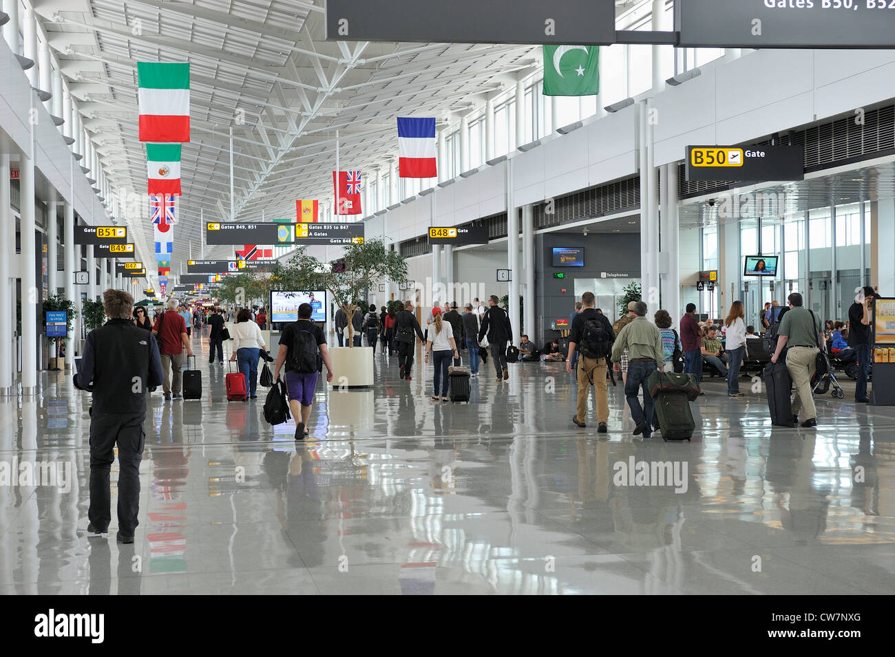 Le terminal B de l'aéroport International Washington Dulles situé à Loudon County Virginia USA Banque D'Images