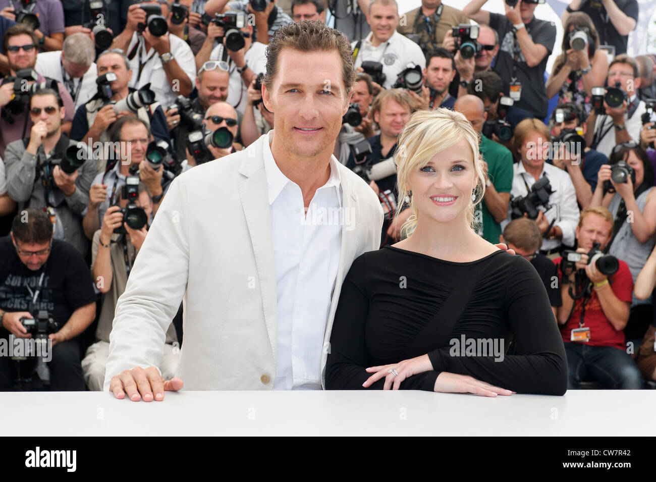 Matthew McConaughey et Reese Witherspoon au cours d'une photo appel à la boue à la 65e festival international du film, à Cannes. Banque D'Images