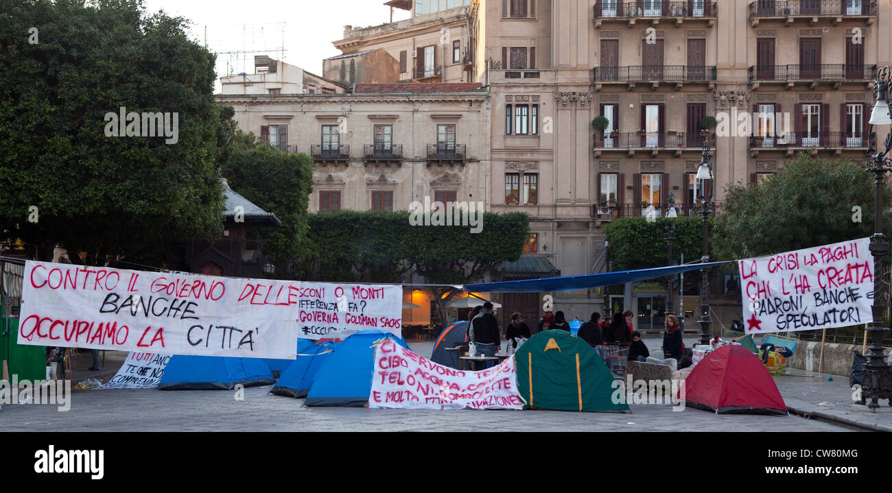 Wall street protester, Teatro Massimo de Palerme, Banque D'Images