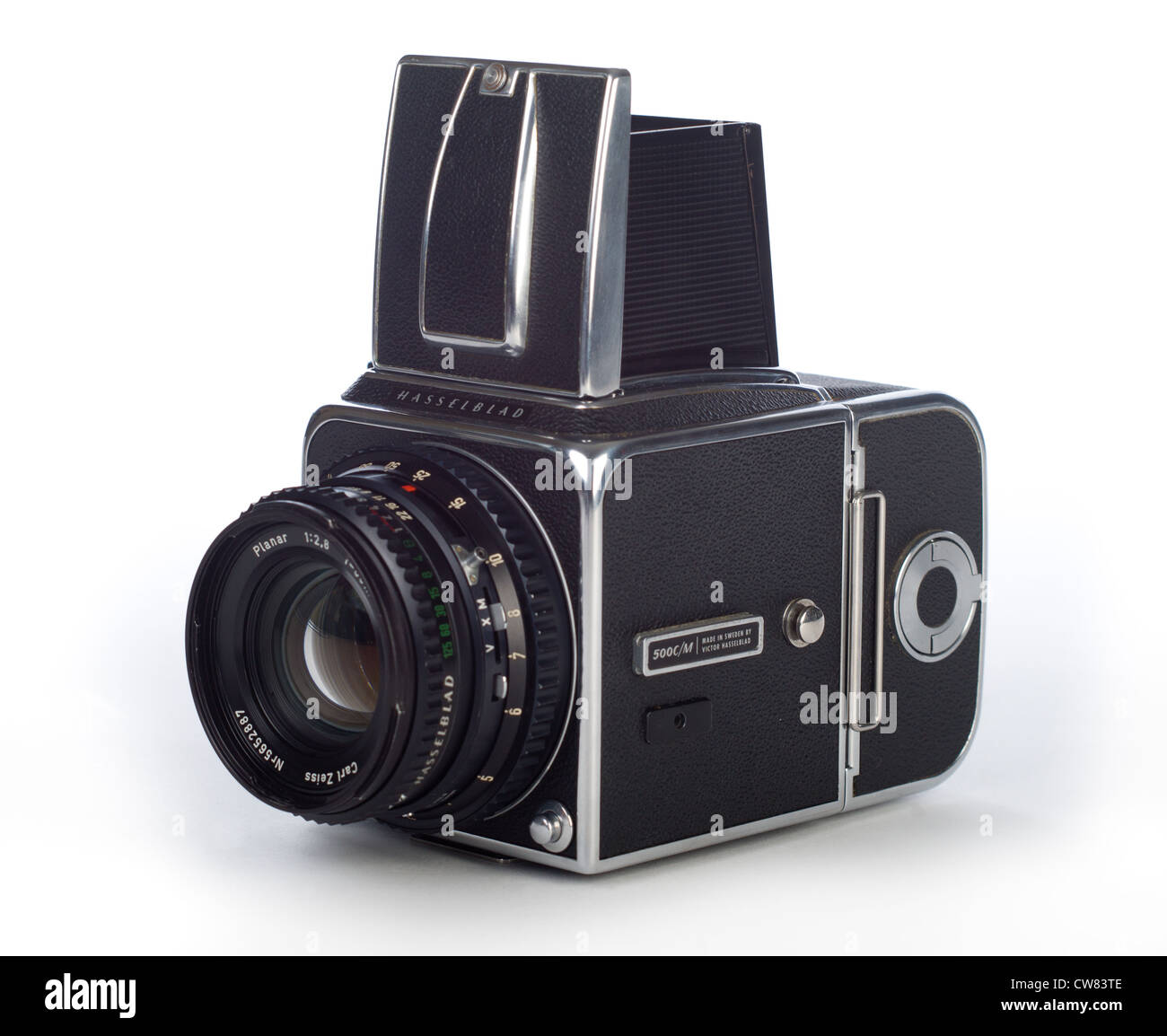 Hasselblad 500 C/M Appareil photo avec objectif Carl Zeiss Planar T 80mm objectif standard sur fond blanc Banque D'Images