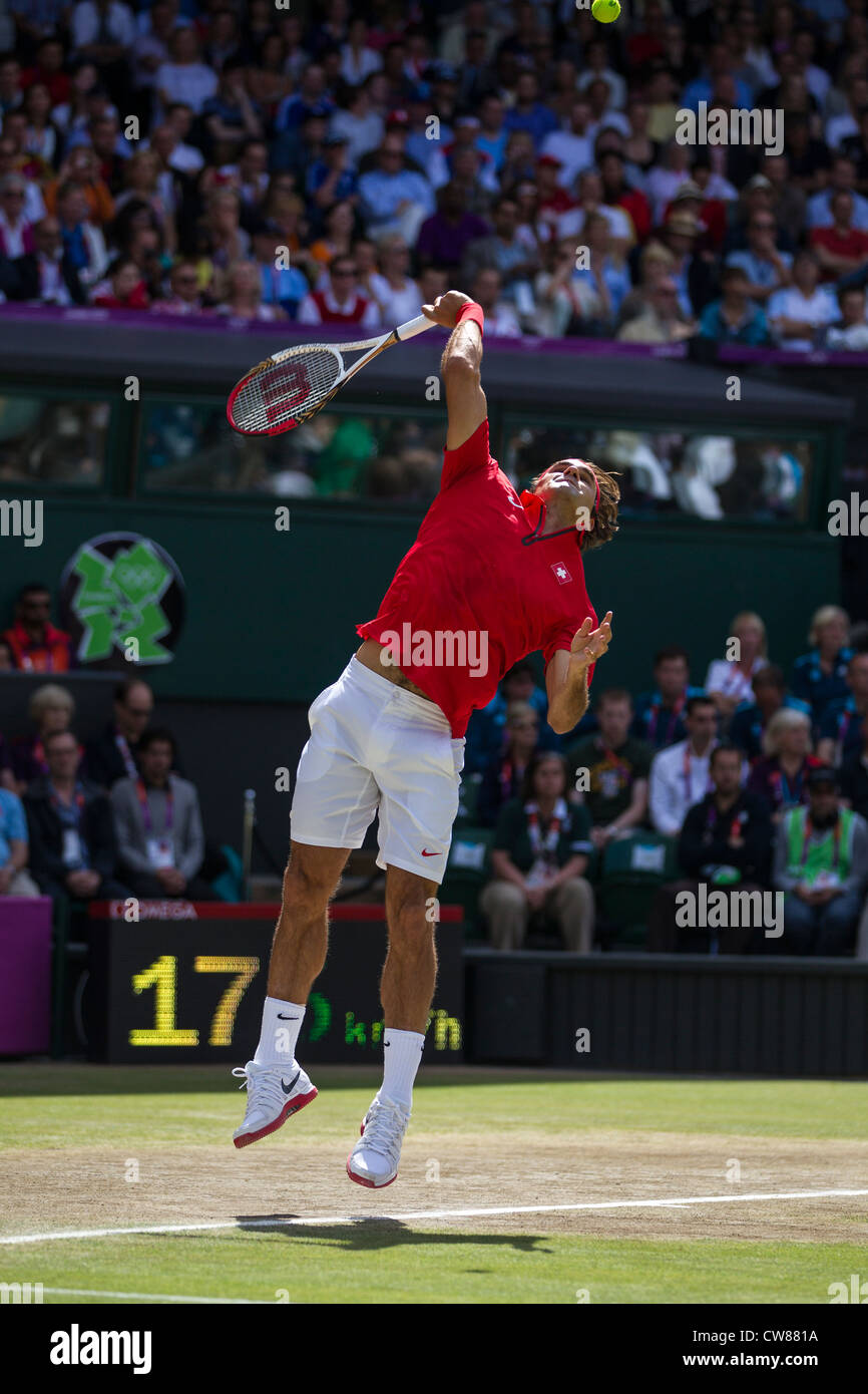 Roger Federer (SUI) remporte la médaille d'argent dans la finale du tennis  masculin aux Jeux Olympiques d'été, Londres 2012 Photo Stock - Alamy