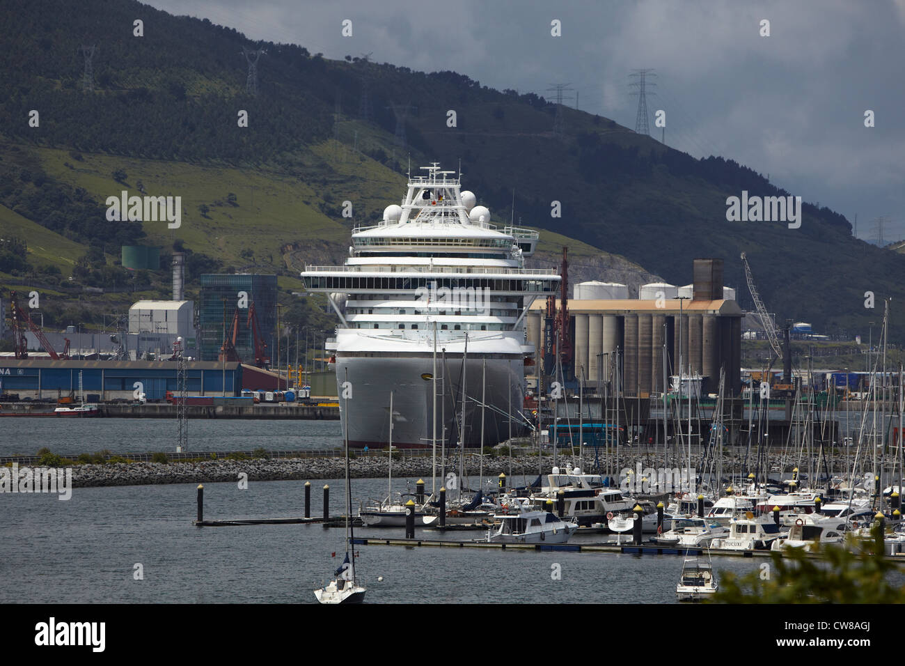 P & O Cruises MV Azura accosté à Bilbao en Espagne Banque D'Images