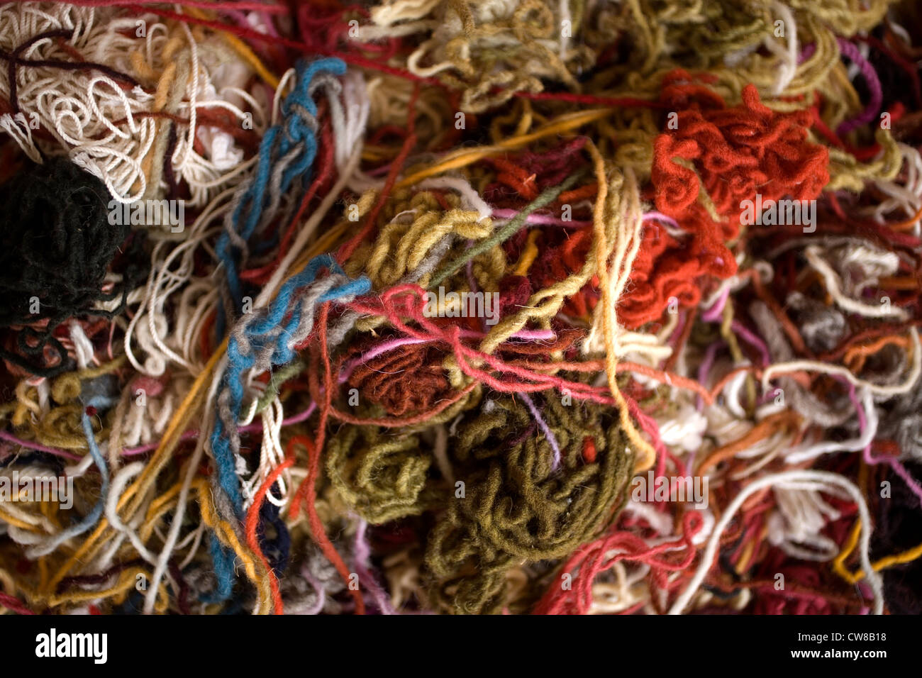 Le tissage de la laine dans un studio à Teotitlan del Valle, Oaxaca, Mexique, le 8 juillet 2012. Banque D'Images