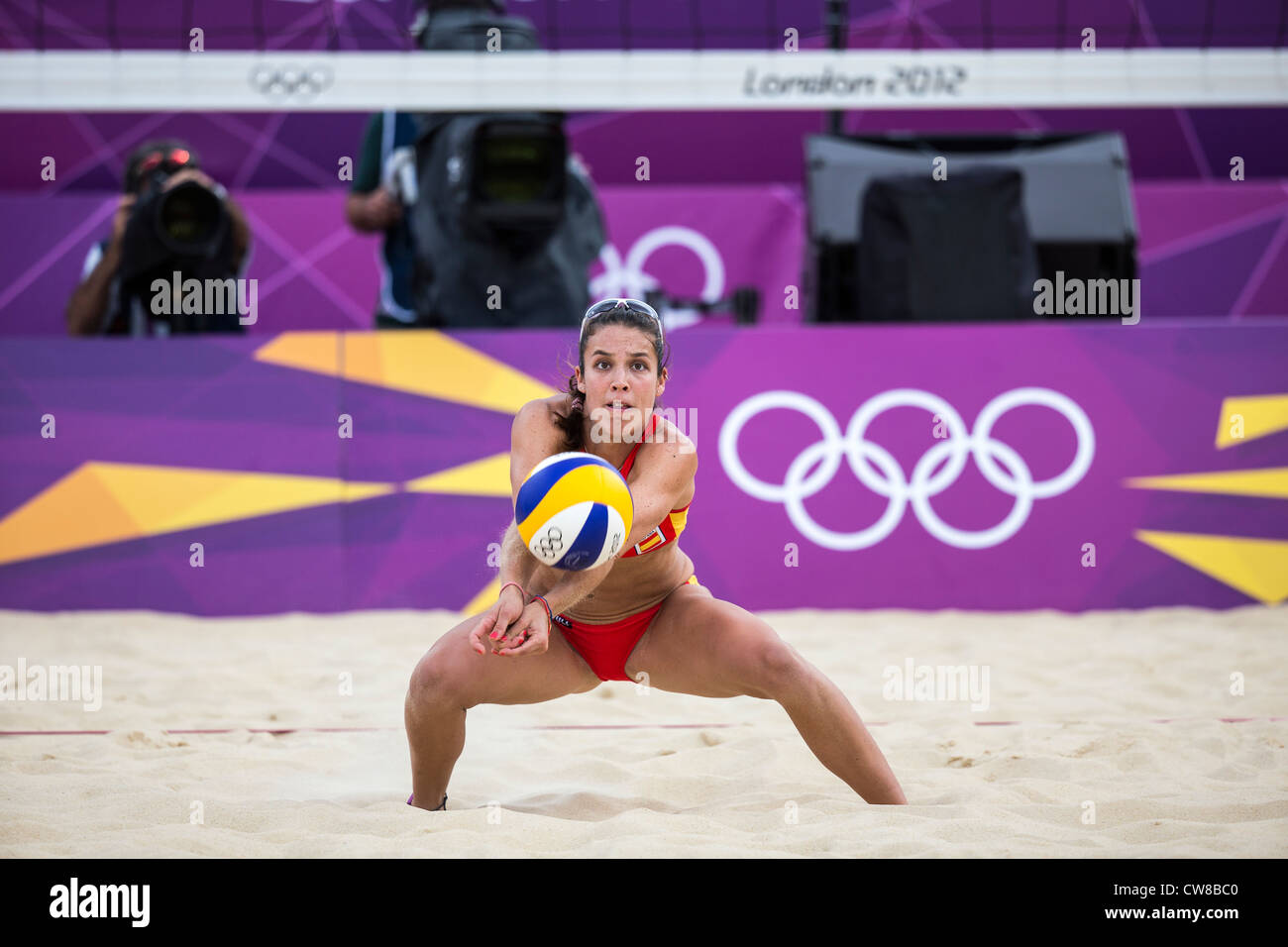 Elsa Baquerizo McMillan (ESP) qui se font concurrence sur le beach-volley aux Jeux Olympiques d'été, Londres 2012 Banque D'Images