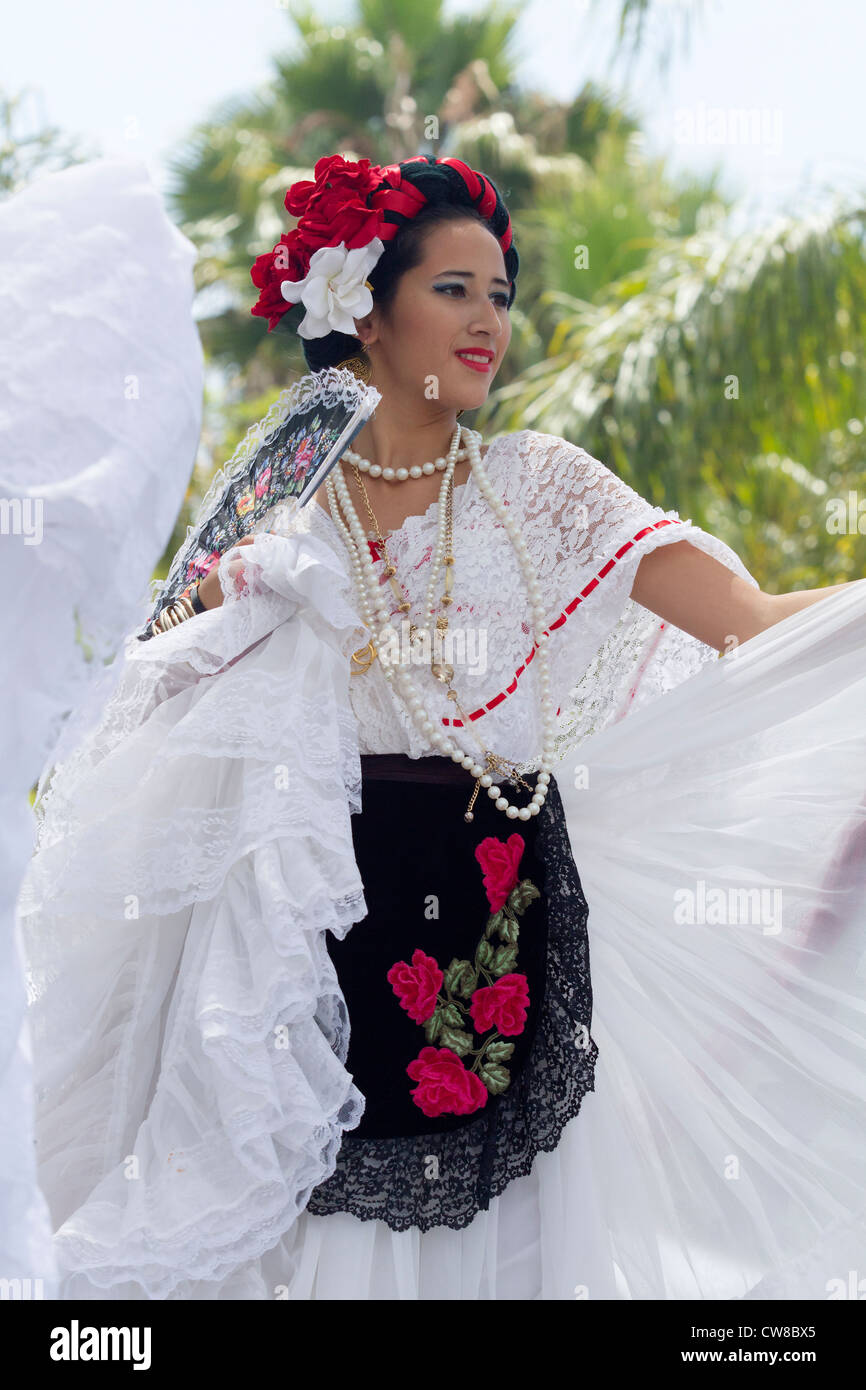 Le Flamenco dancer au vieux jours Fiesta espagnole Santa Barbara Banque D'Images