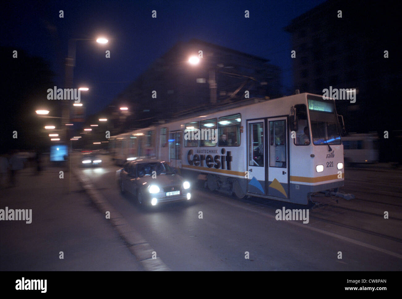 Tramway avec de la publicité Ceresit, Bucarest Banque D'Images