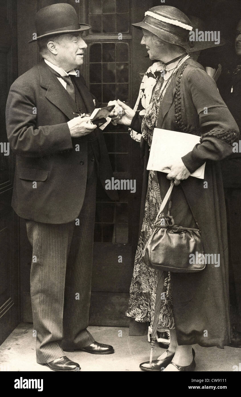 Stanley Baldwin après avoir rencontré les associations. Syndicalistes Conservateur Banque D'Images