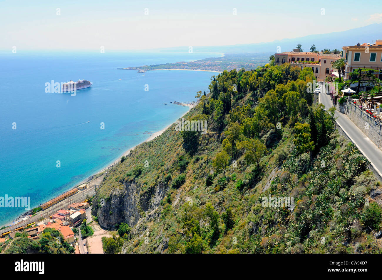 Bateau de croisière Taormina Sicile Mer Méditerranée Island Banque D'Images