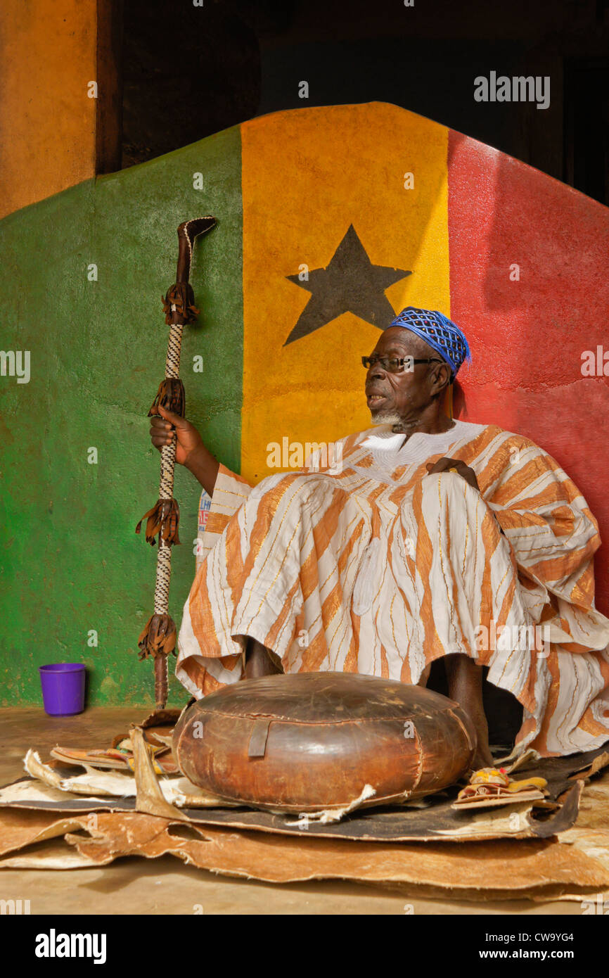 Le chef (king) Zotentaar-SuhbaZaa de la tribu Talensi, Tongo, Ghana Banque D'Images