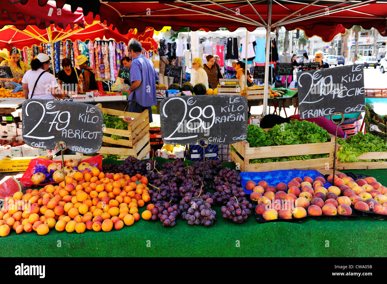 Farmers Market Afficher Open Air Toulon France French Riviera Méditerranée Europe Harbour Banque D'Images