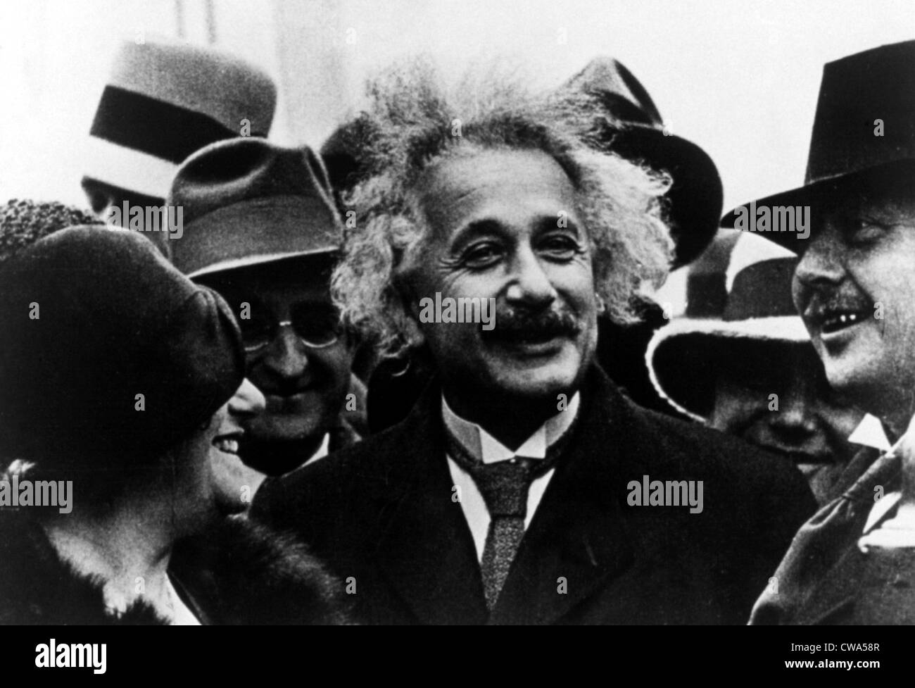 Albert Einstein & épouse Elsa lors d'une visite à l'Amérique dans les années 1920. Avec la permission de la CSU : Archives / Everett Collection Banque D'Images