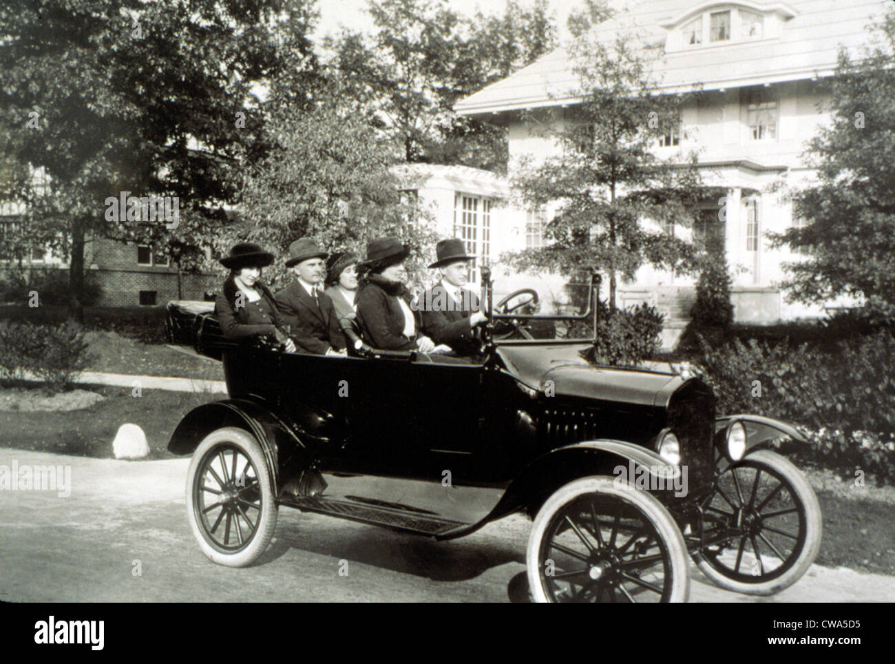 Ford Modèle T, 1920. Avec la permission de la CSU : Archives / Everett Collection Banque D'Images