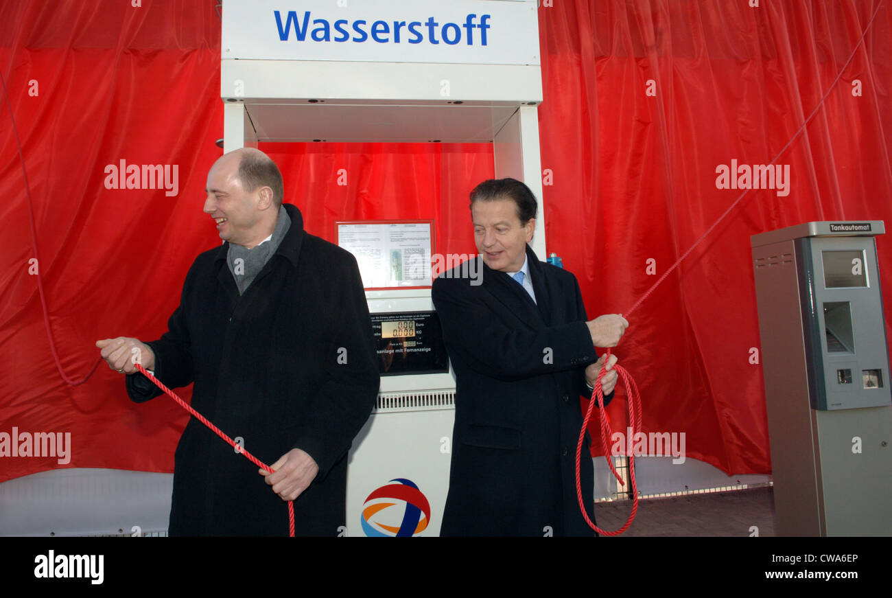 Berlin, le ministre fédéral des Transports, M. Tiefensee et son homologue français Perben ouvre station d'hydrogène Banque D'Images
