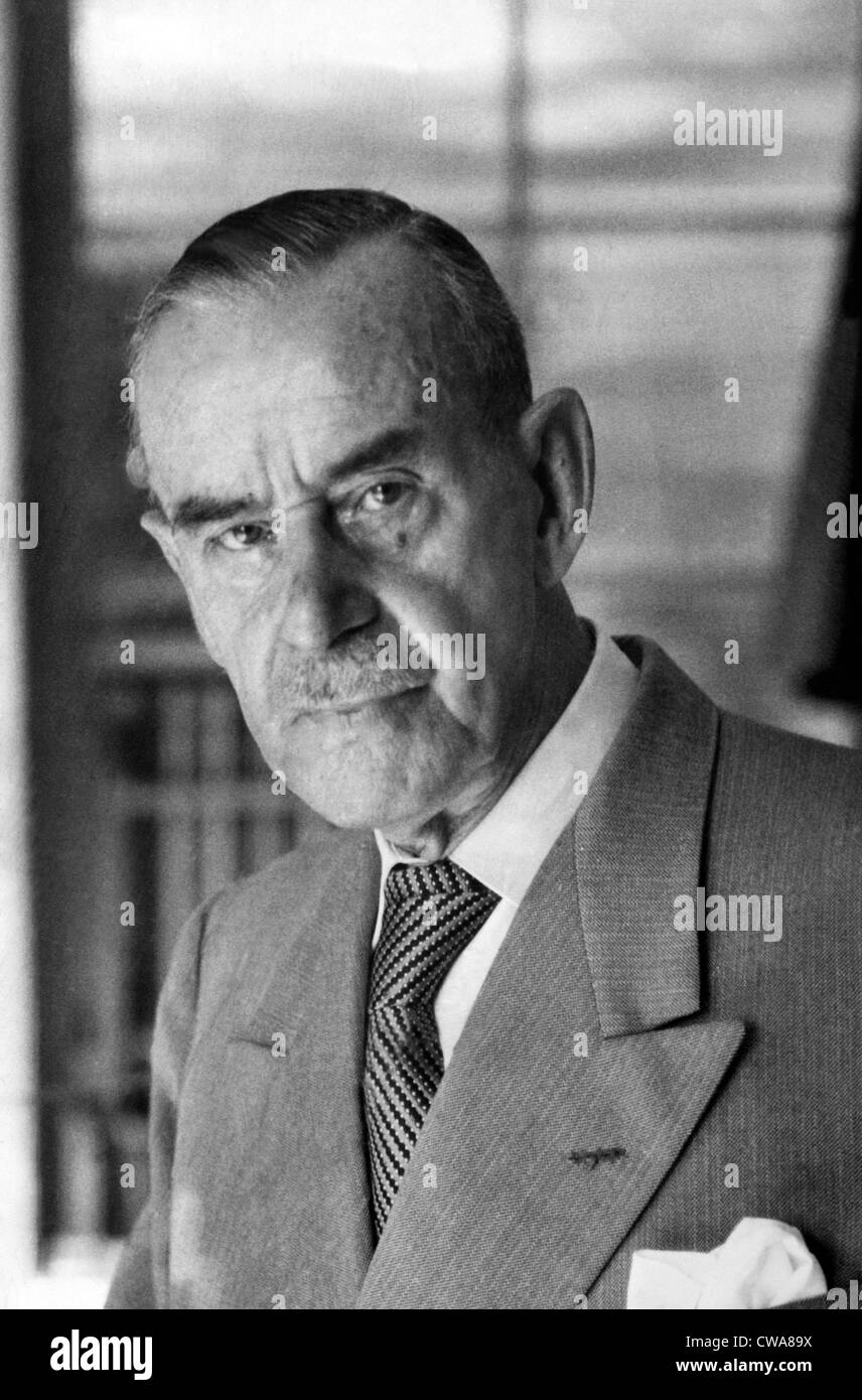 Thomas Mann, écrivain allemand et prix Nobel, le 6 juin 1955.. Avec la permission de la CSU : Archives / Everett Collection Banque D'Images