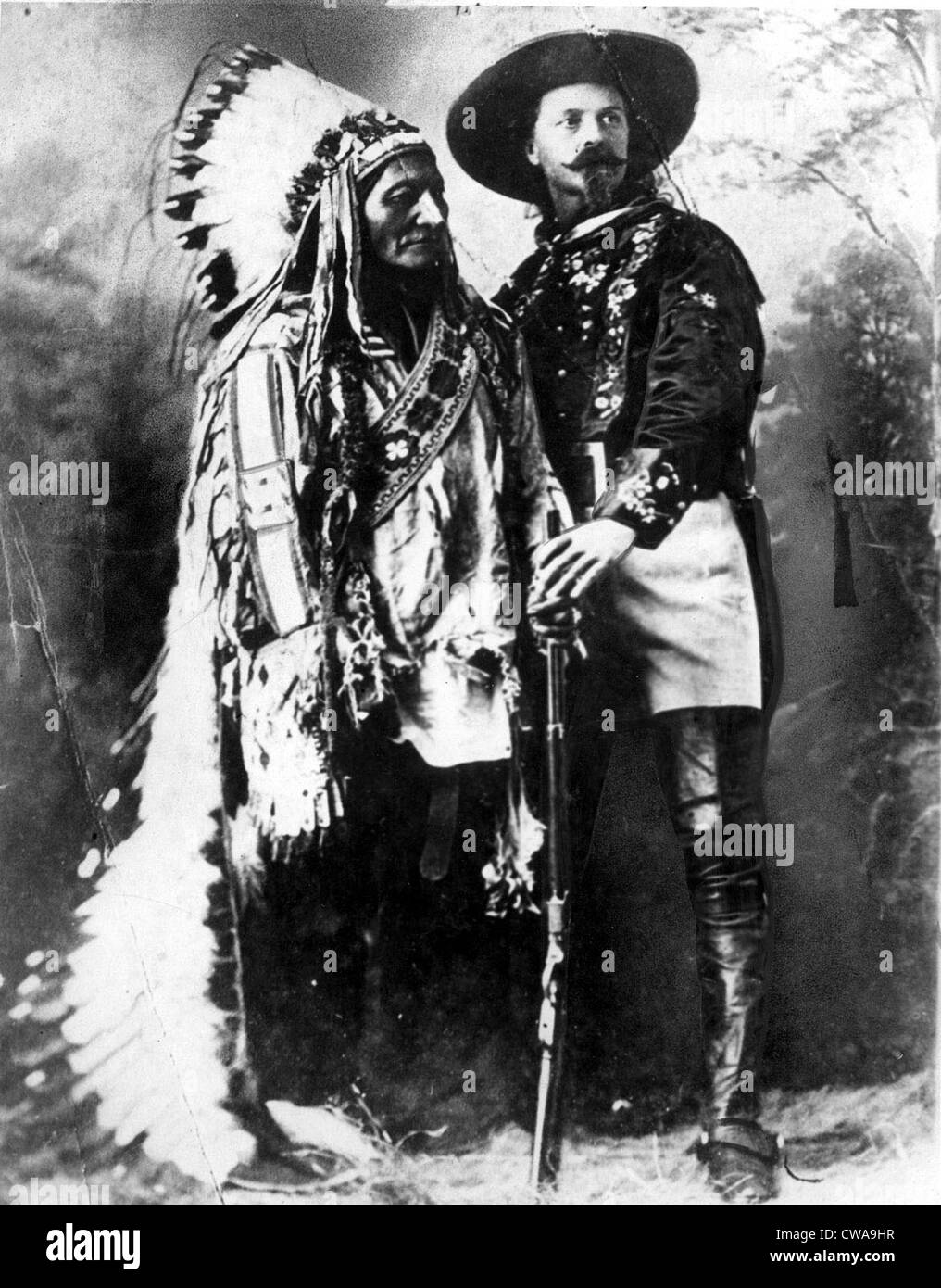 SITTING BULL ET BUFFALO BILL Après-Sitting Bull fut finalement vaincu, il s'est rendu pour un temps avec Buffalo Bill's Wild West Banque D'Images