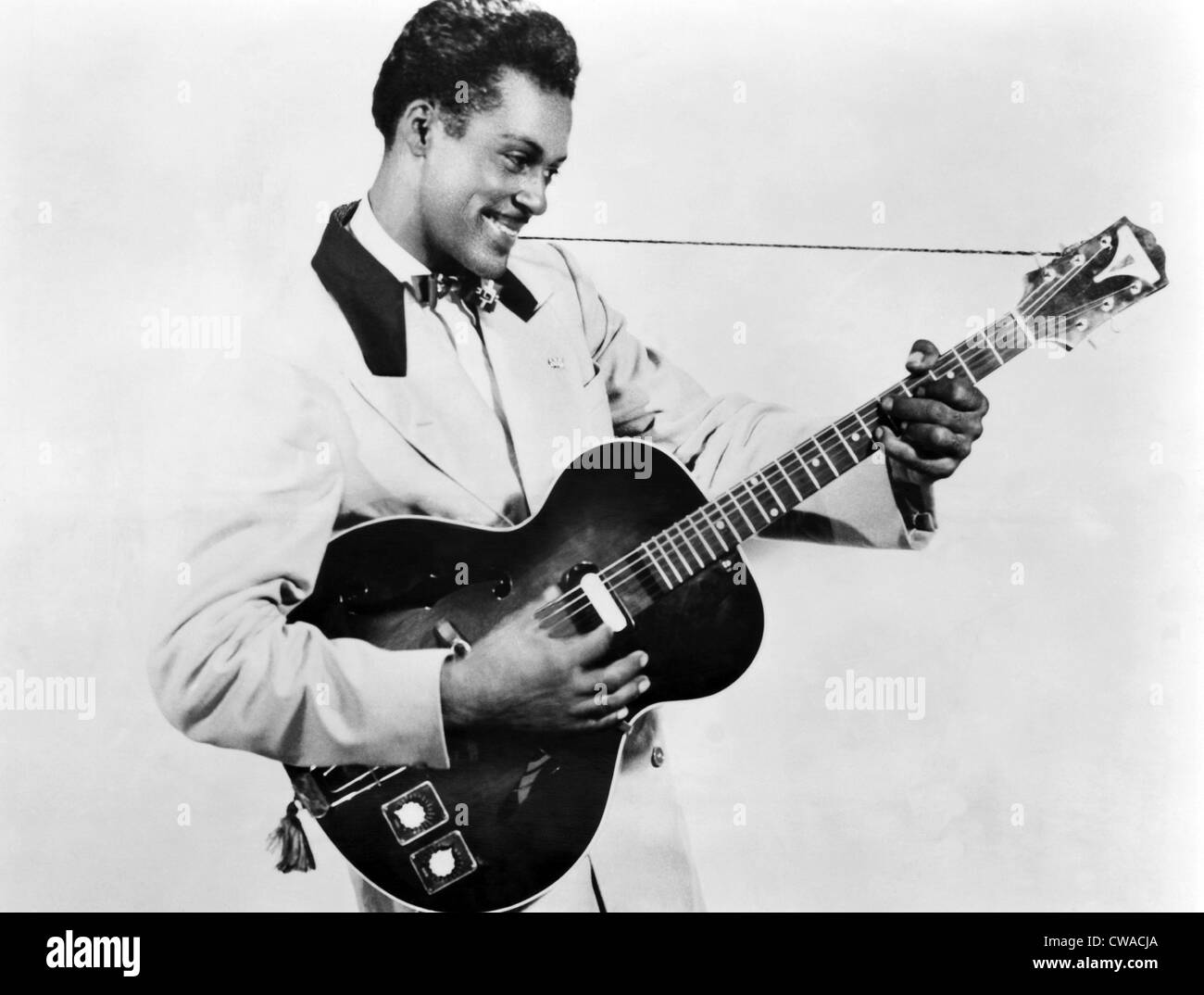 Chuck Berry, vers 1950. Avec la permission de : Archives CSU/Everett Collection Banque D'Images