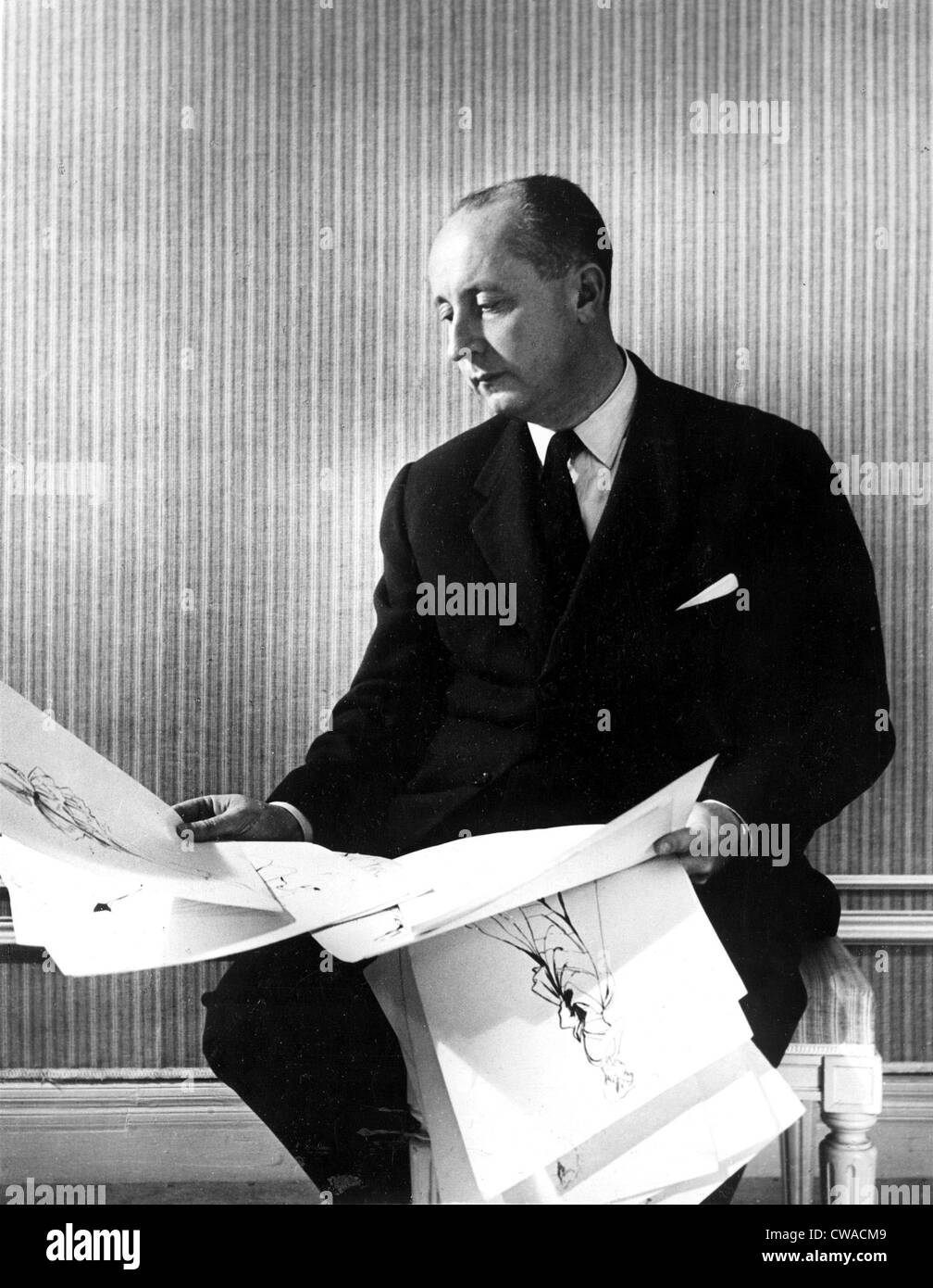 Christian Dior, vers 1950. Avec la permission de la CSU : Archives / Everett Collection Banque D'Images