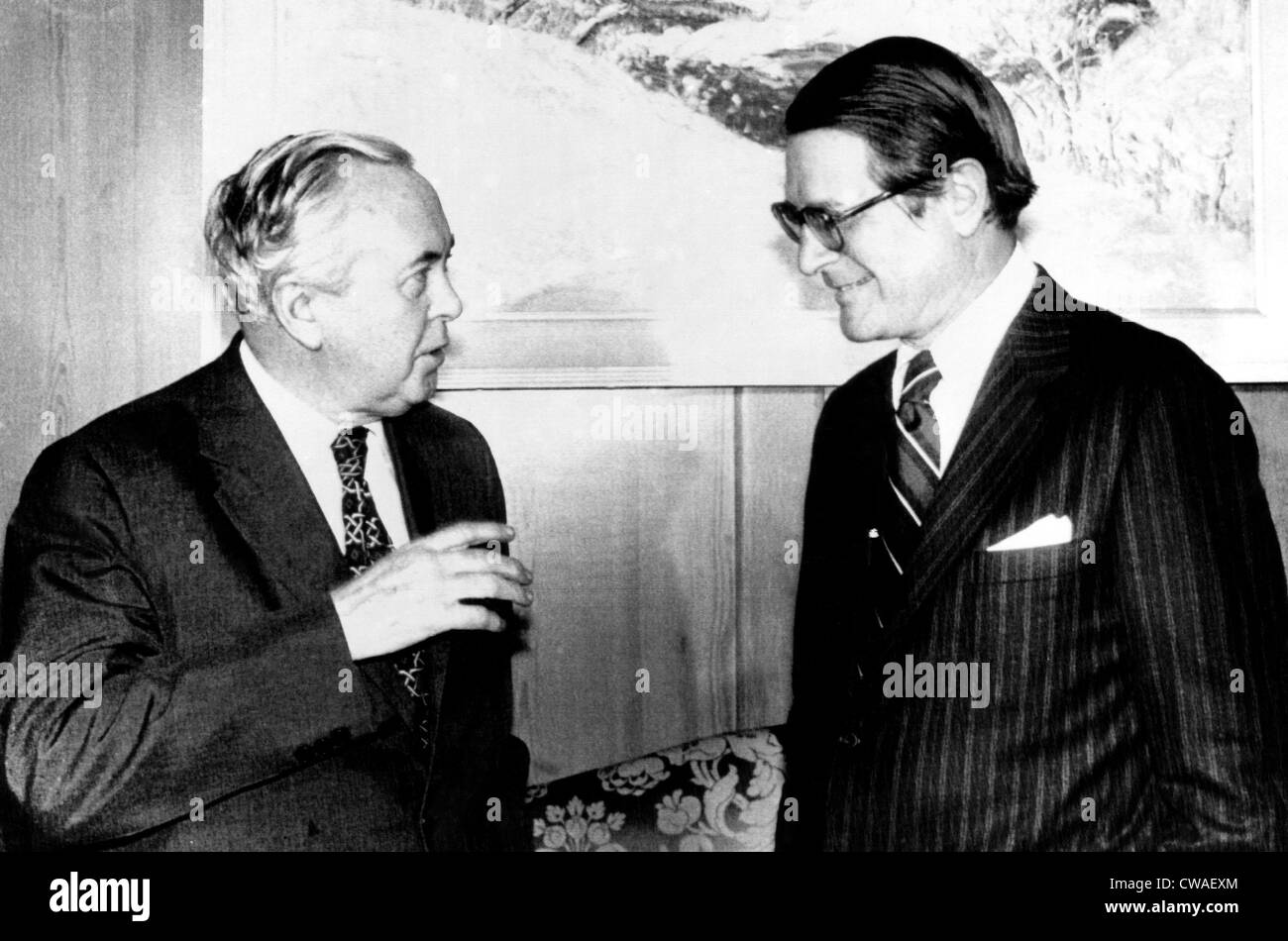 Le Premier Ministre britannique Harold Wilson et Elliot Richardson, Ambassadeur des États-Unis au Royaume-Uni, Londres, 5 mars 1975.. Banque D'Images