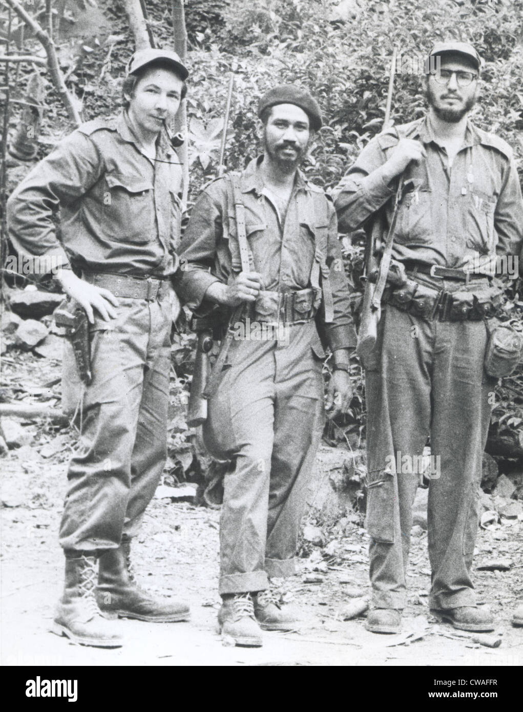 FIDEL CASTRO (à droite), avec son frère Raul Castro (à gauche), et Juan Almeida (centre), de savoir que "des rebelles cubains, ch. 1959. Banque D'Images