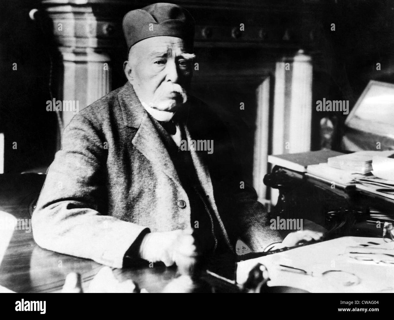 Homme d'État français Geroges Clemenceau'à son domicile à Paris.Avec la permission de la CSU Archives/Everett Collection. Banque D'Images
