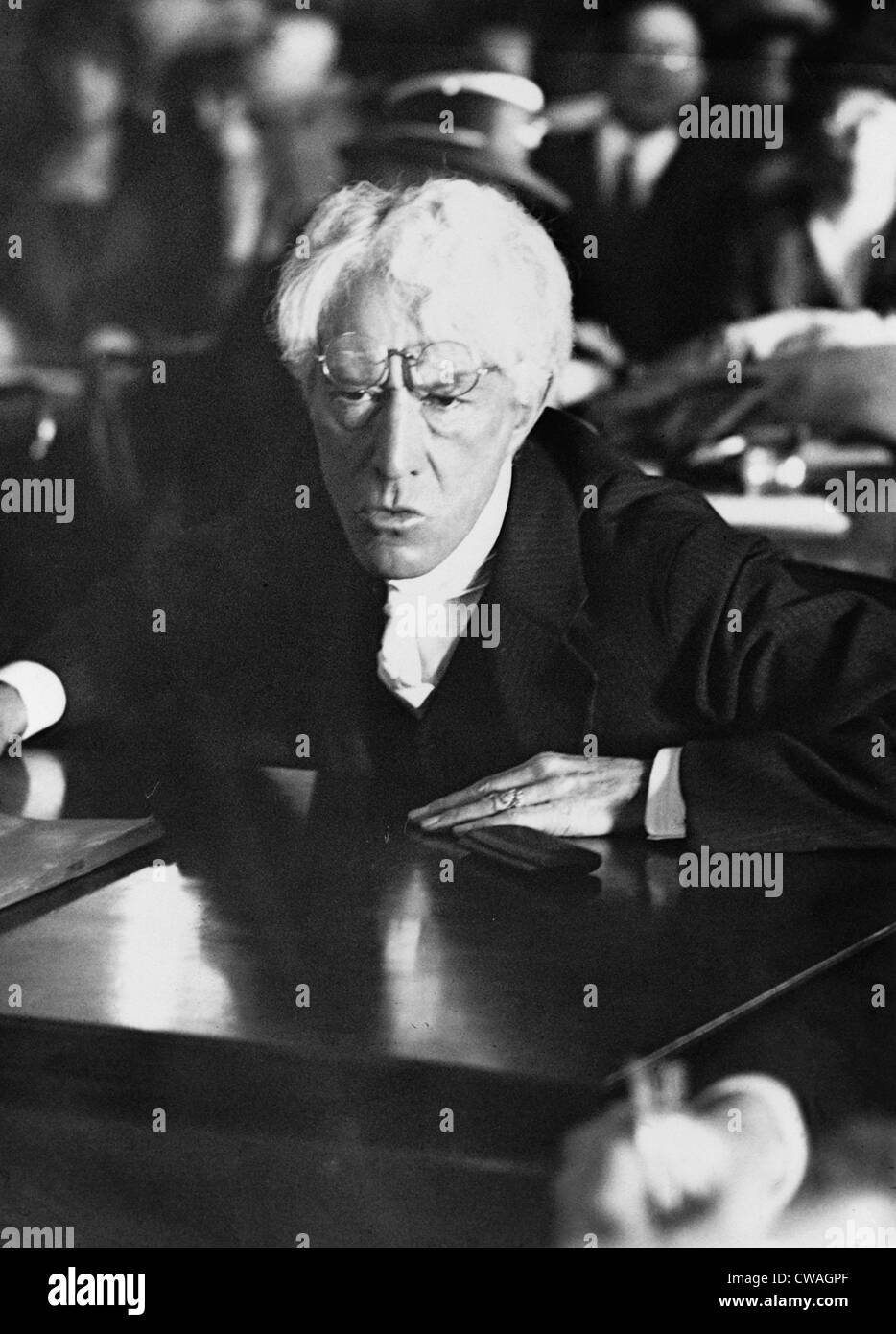 Kenesaw Mountain Landis (1866-1944), Commissaire de la Ligue Majeure de Baseball de 1920 jusqu'à sa mort en 1944 témoigne avant Banque D'Images