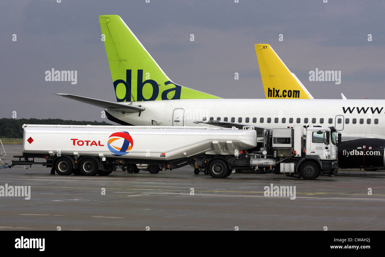 Cologne, la machine s/n à l'aéroport de Bonn-cologne est ravitaillé Banque D'Images