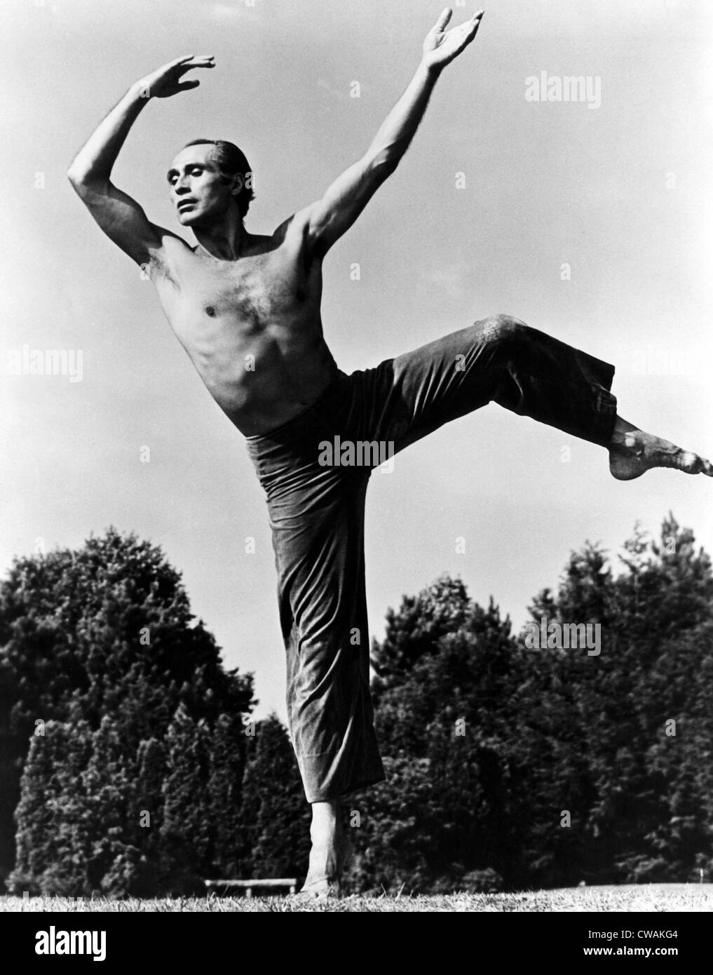 Jose Limon (1908-1972), danseur moderne, vers 1955. Avec la permission de : Archives CSU/Everett Collection Banque D'Images
