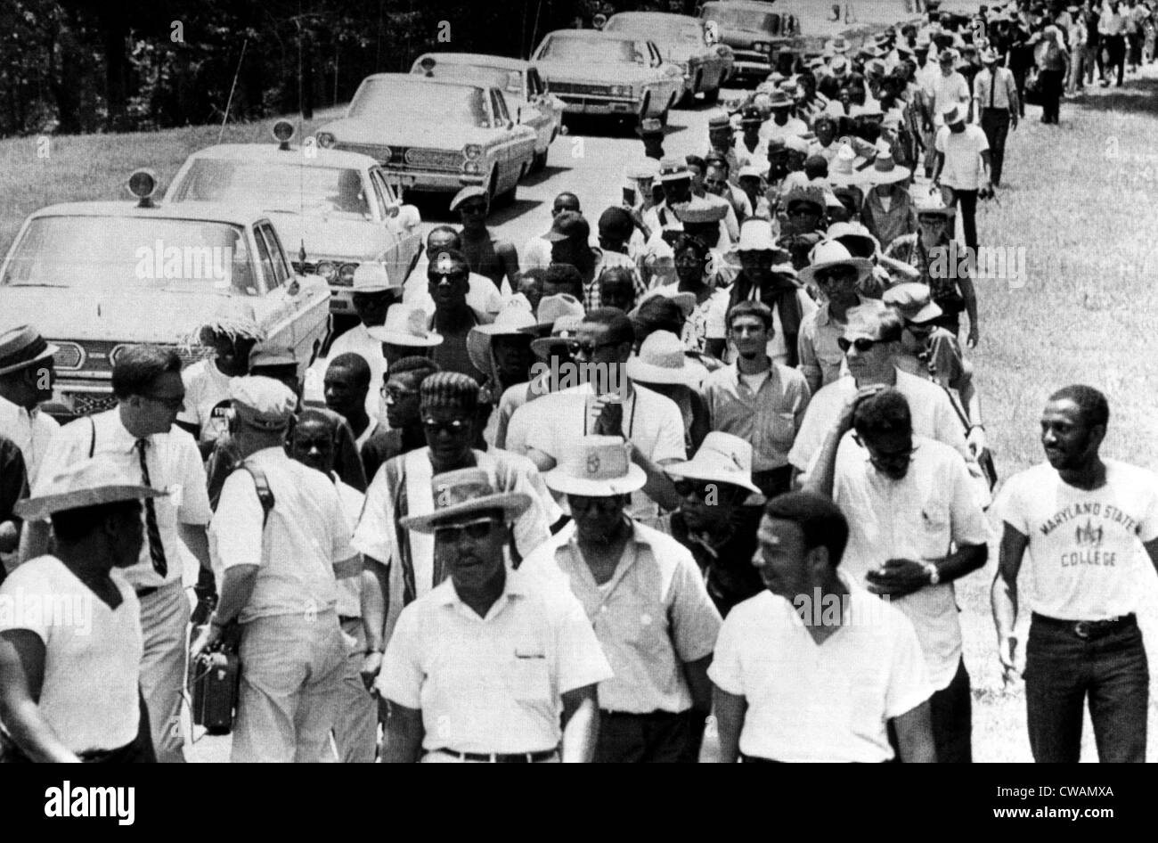Martin Luther King (centre, l'avant-plan), mène son 'Mississippi Liberté Machers" dans Yalobusha comté, qui est dit être Banque D'Images