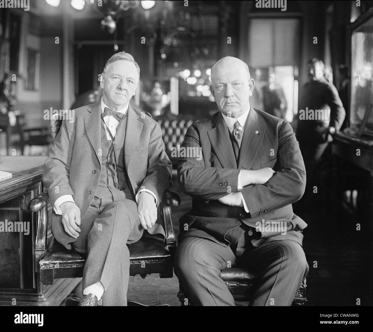 Josephus Daniels et Edward Denby, Secrétaires entrant et sortant de la Marine. Daniels a protégé les réserves de pétrole de la marine, Banque D'Images