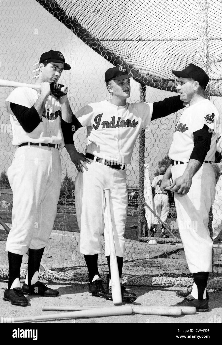 Rocky Colavito, Roger Maris, et Gene Woodling des Indians de Cleveland, à la cage de frappeurs, 1958.. Avec la permission des Archives / CSU : Banque D'Images