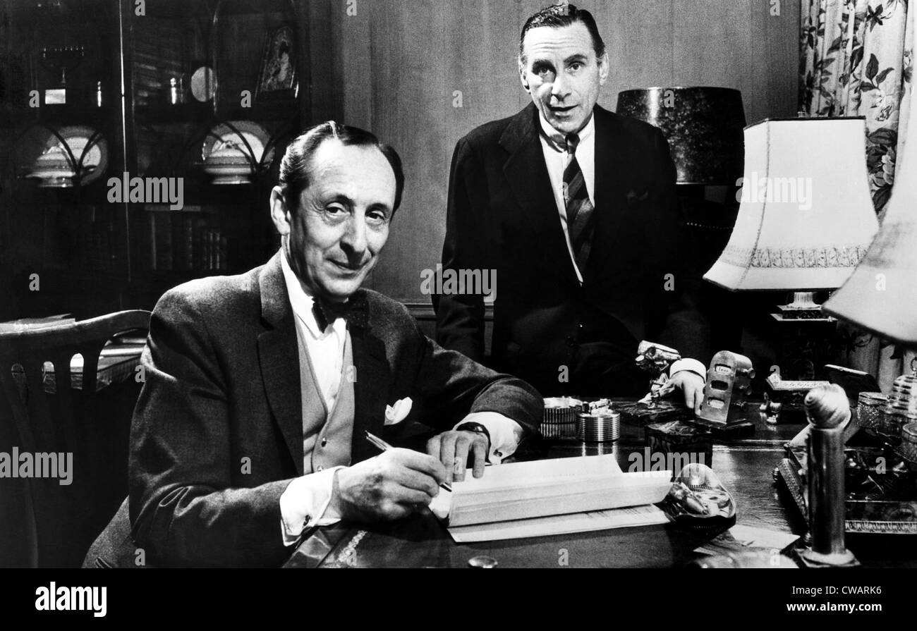 Pianiste Vladamir Horowitz, avec Columbia Records Président Goddard Liberson, signe un contrat exclusif à long terme du contrat d'enregistrement Banque D'Images