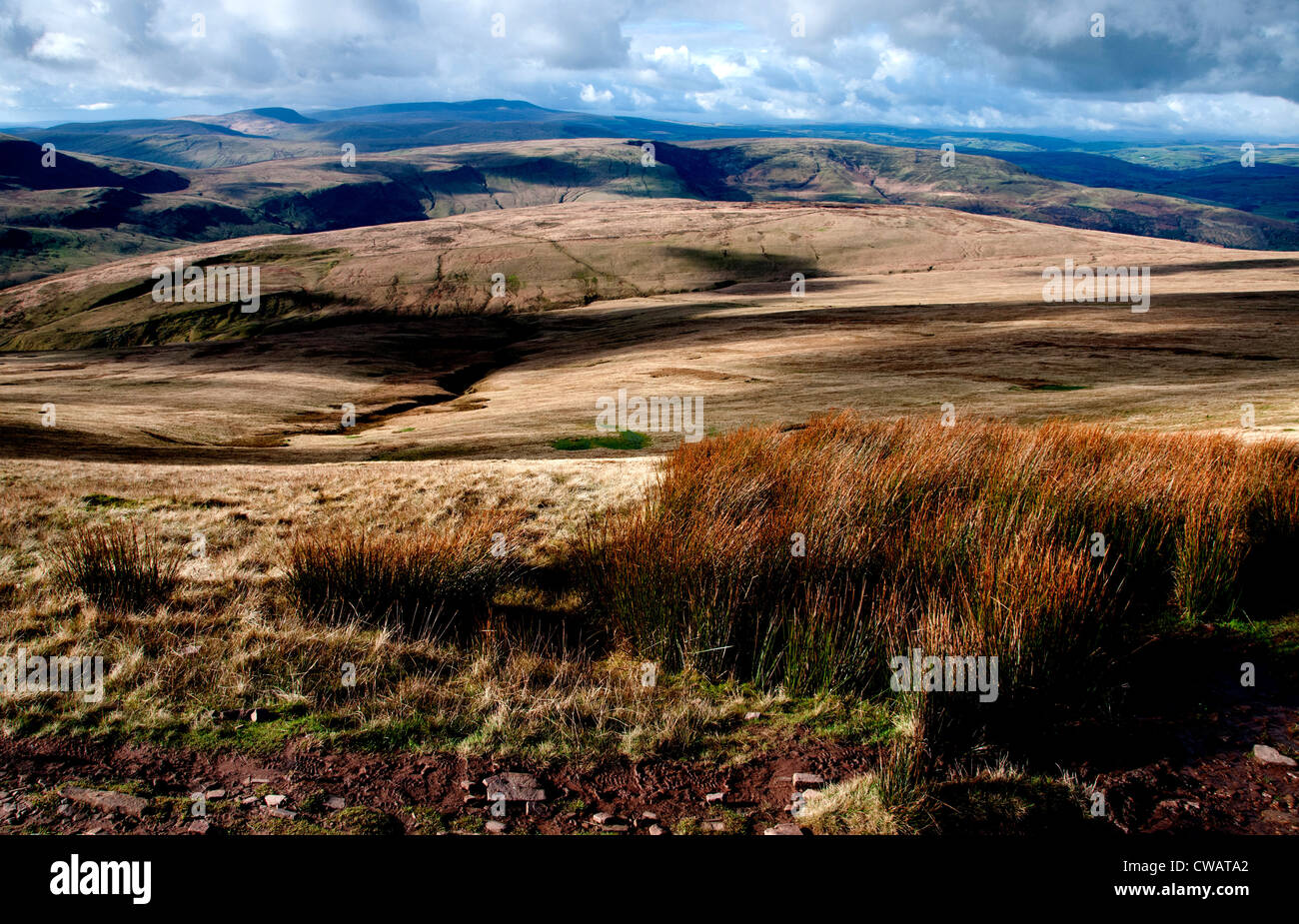 Un paysage de la fan fawr à à partir de pen y fan dans les Brecon Beacons Mid Wales Banque D'Images