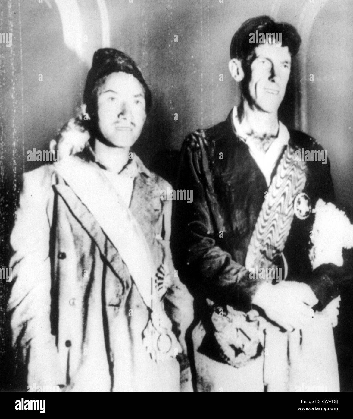 Tensing Norkay et Edmund Hillary autour de 1953. Avec la permission de la CSU : Archives / Everett Collection Banque D'Images