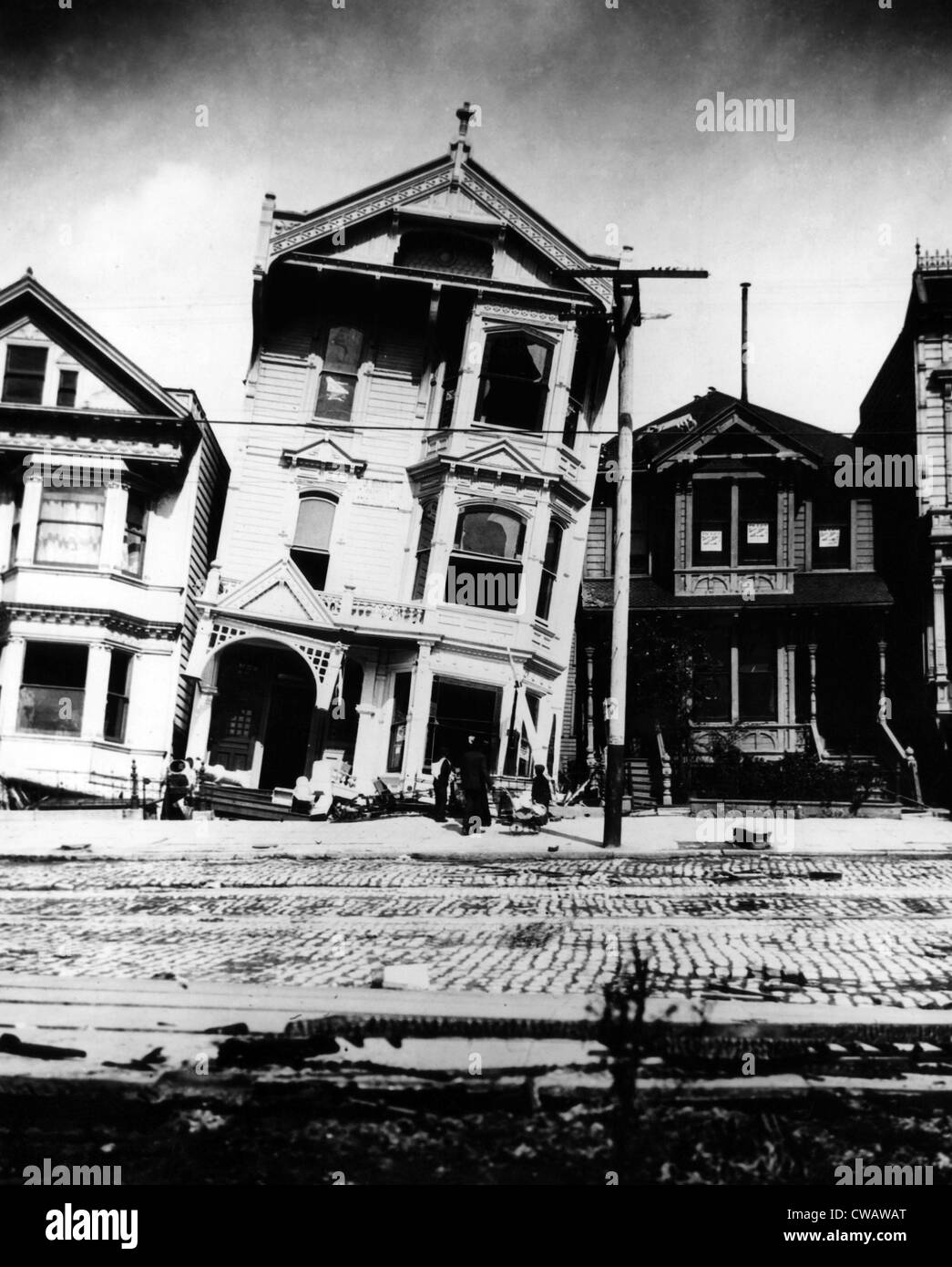 Côté Est de Howard Street près de 17th Street, San Francisco, Californie après le séisme de 1906 de la Californie. Toutes les maisons Banque D'Images