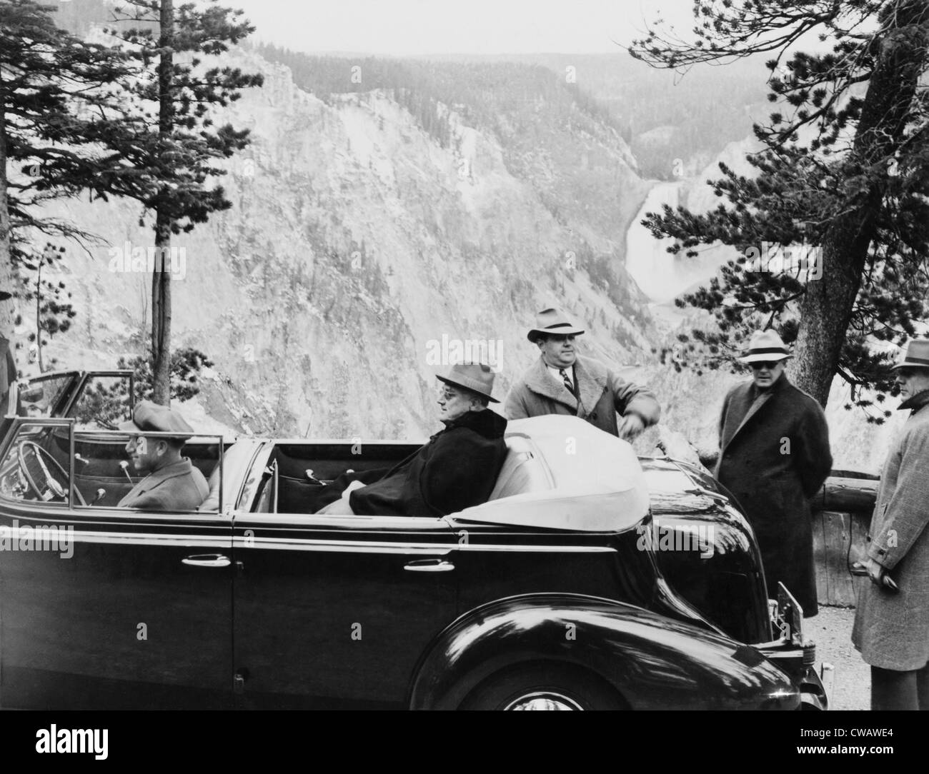 Le président Franklin Roosevelt (1882-1945), confiné dans sa voiture à Artist Point, le Parc National de Yellowstone, avec sa Banque D'Images