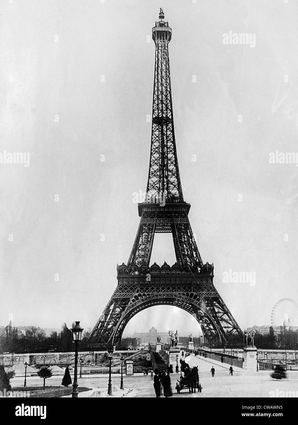 La Tour Eiffel, Paris, France. ca. 1928.Avec la permission de : Archives CSU/Everett Collection Banque D'Images