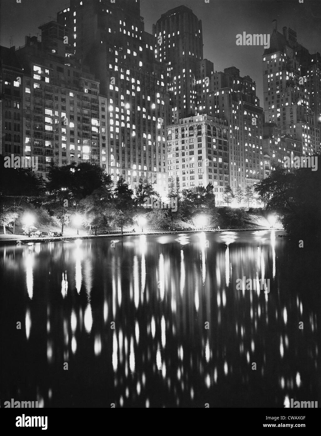 EV2100 - CENTRAL PARK SOUTH, N.Y.C.. Avec la permission de la CSU : Archives / Everett Collection Banque D'Images