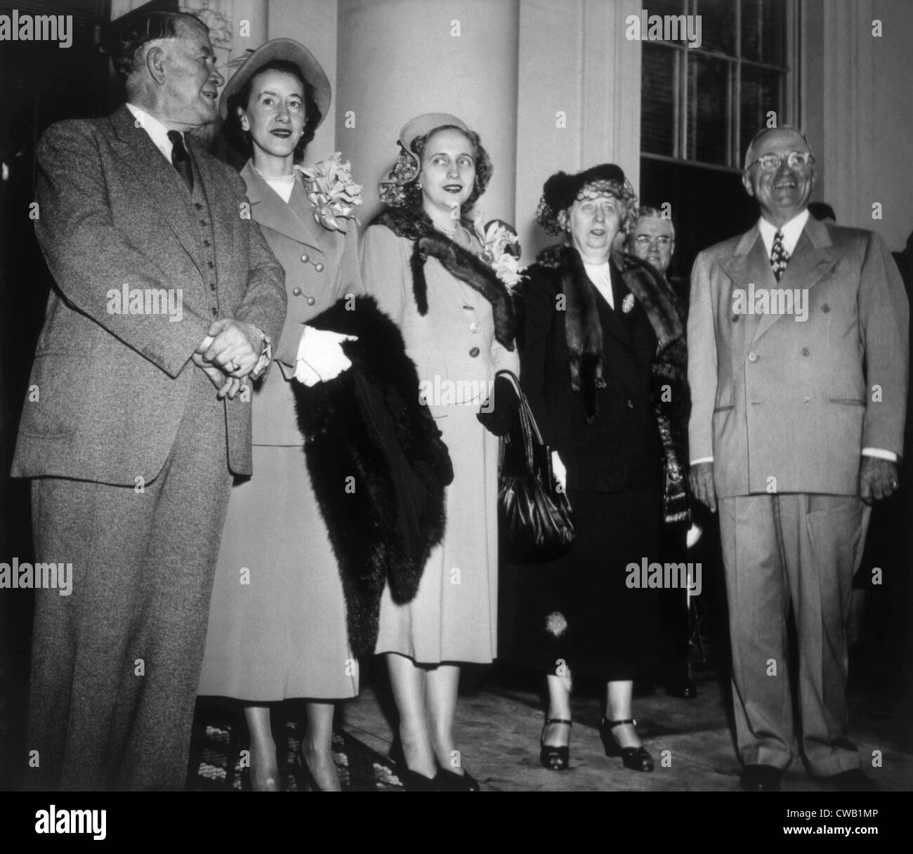 Vice-président élu Alben Barkley avec sa fille, Margaret Truman, Première Dame Bess Truman, le président Harry Truman sur le Banque D'Images