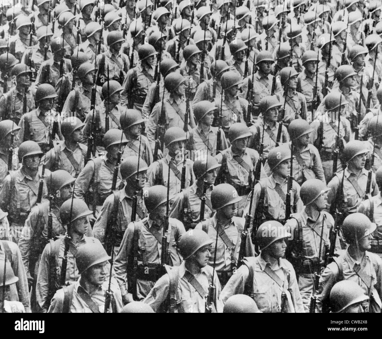 La Seconde Guerre mondiale, les soldats alignés, vers 1940-1946. Banque D'Images