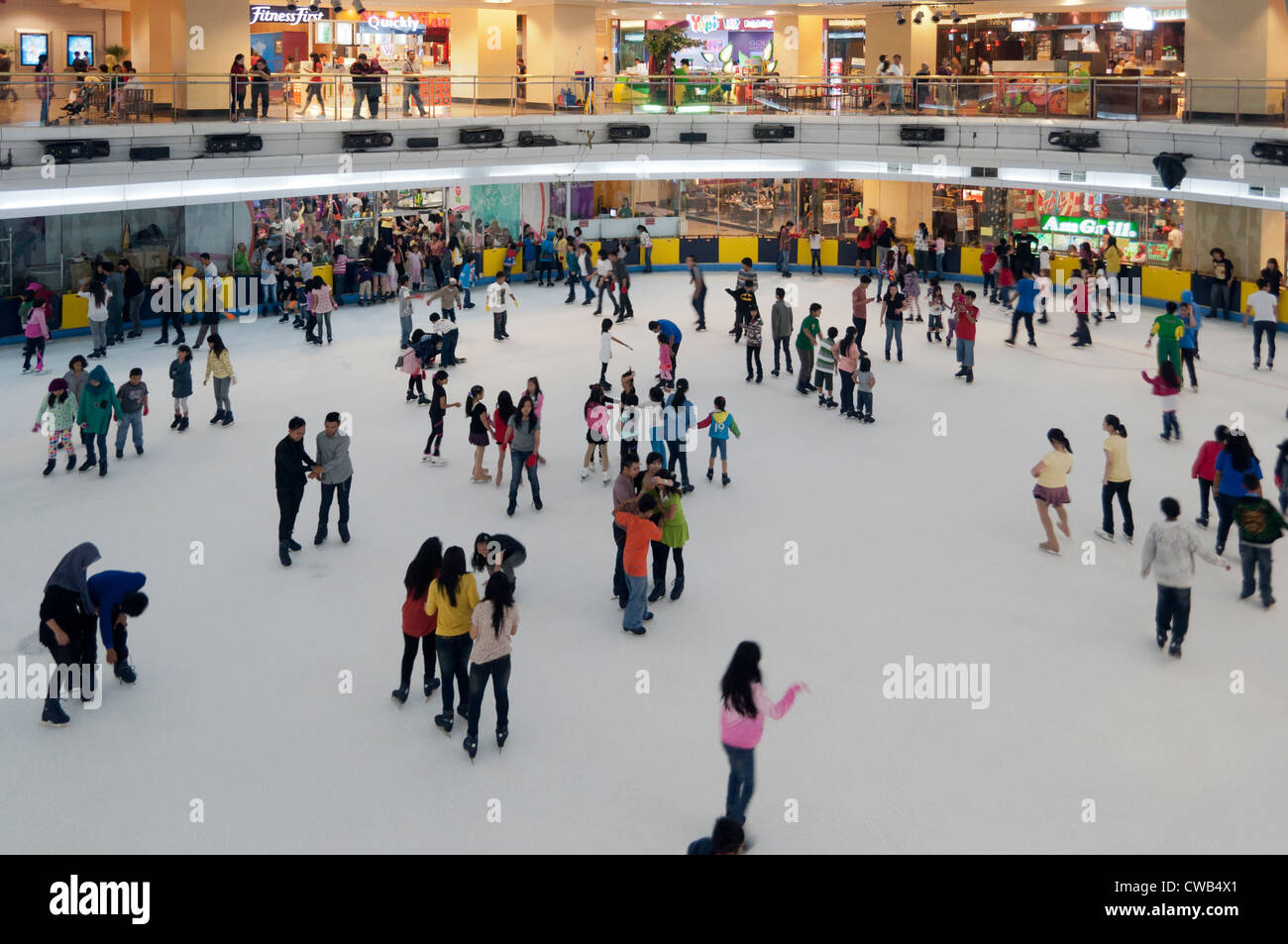 Patinoire à Mall Taman Anggrek Jakarta Indonésie Banque D