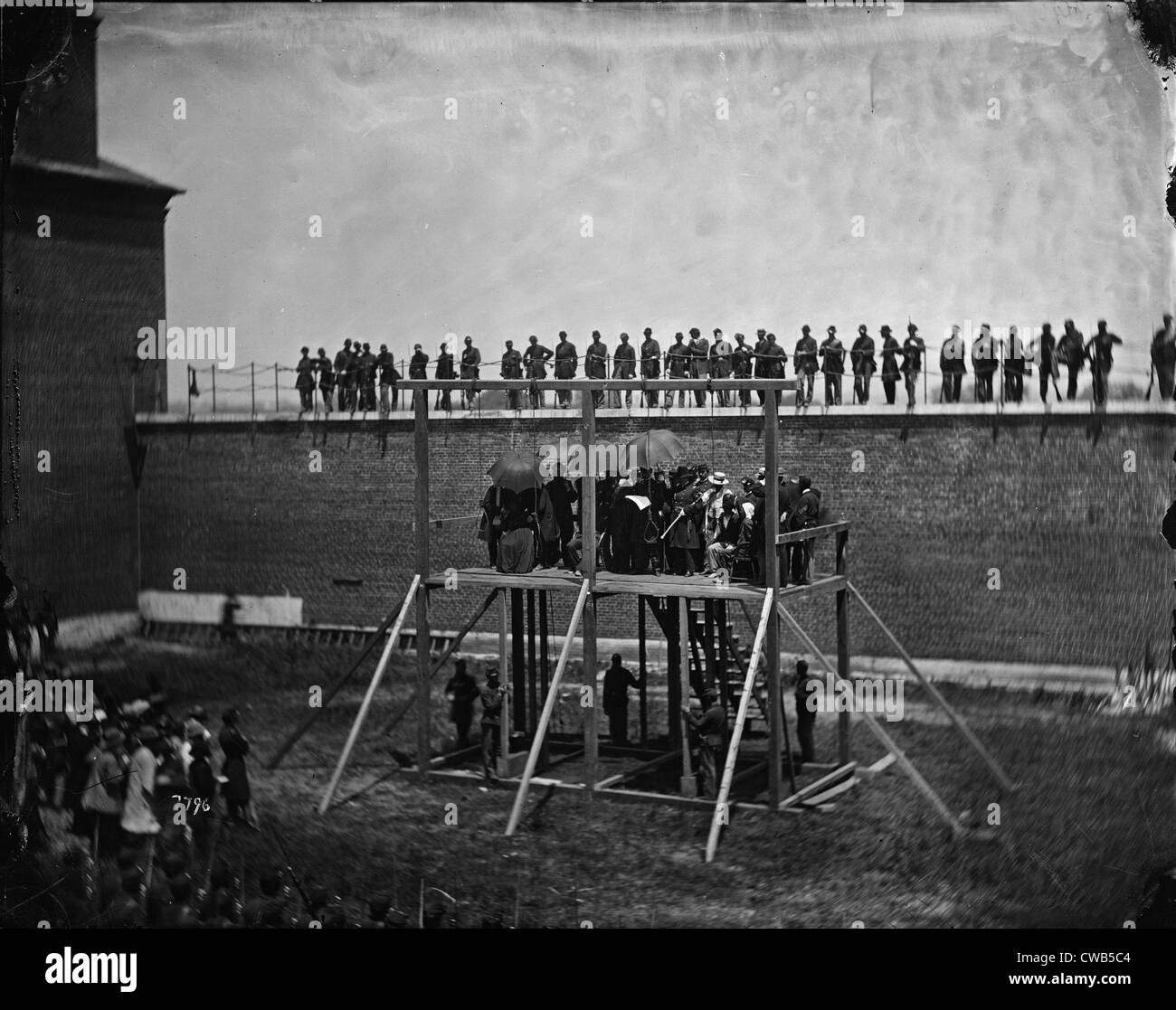 L'assassinat du président Abraham Lincoln, le général John F. Hartranft la lecture de l'arrêt de mort pour les conspirateurs sur l Banque D'Images
