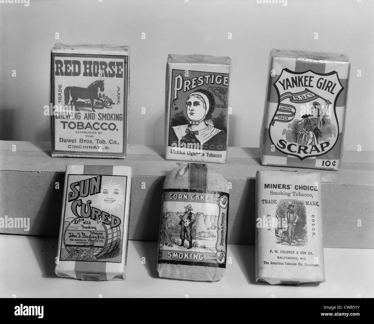 Fumeurs, marques de tabac fumé par les mains de la récolte, de l'Ohio, de photographie 1938. Banque D'Images