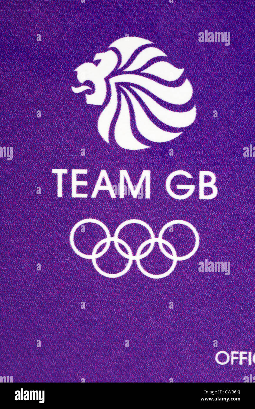 Logo de l'équipe Go sur le barre de Cadbury Dairy Milk Chocolate accordée aux Olympiens pour les Jeux Olympiques de 2012 à Londres en Août Banque D'Images
