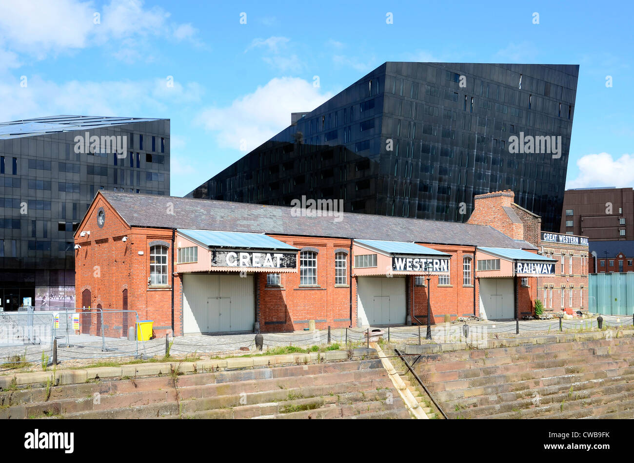 L'ancien ' ' Great Western Railway à l'Albert Dock de Liverpool, UK, il est maintenant entouré par de nouveaux immeubles à appartements Banque D'Images