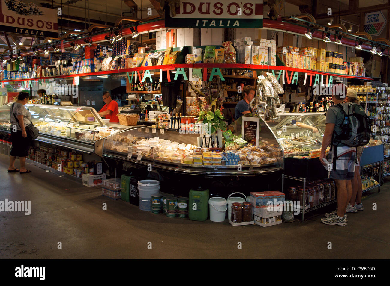 Duso's Italian deli dans le marché public de Granville Island, Vancouver, British Columbia, Canada Banque D'Images